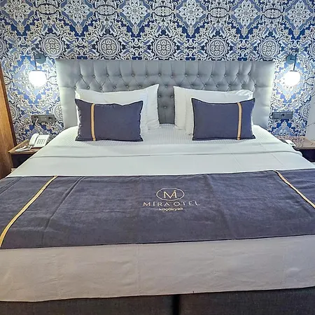 Mira Kuecuekyali * Izmir