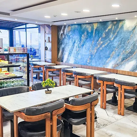 Mira Kuecuekyali Izmir