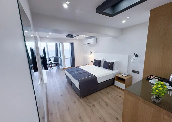 Mira Kuecuekyali Hotel *