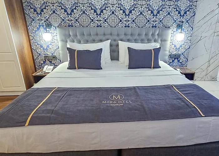 Mira Kuecuekyali * Izmir