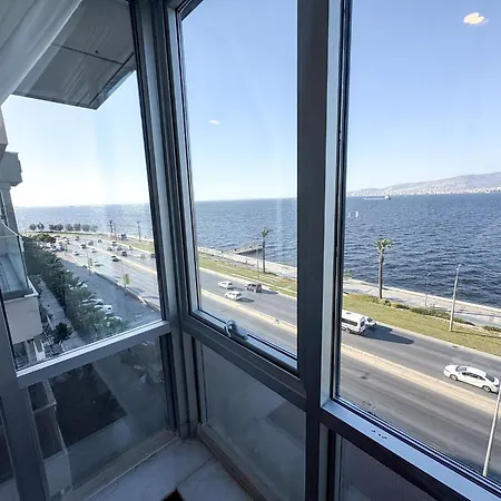 Mira Küçükyalı *