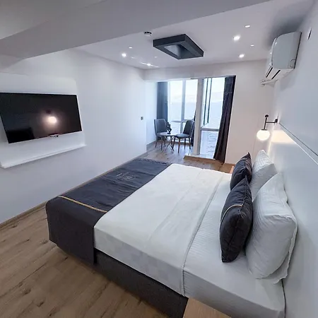 Mira Küçükyalı *