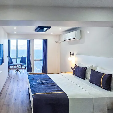 Mira Küçükyalı * İzmir