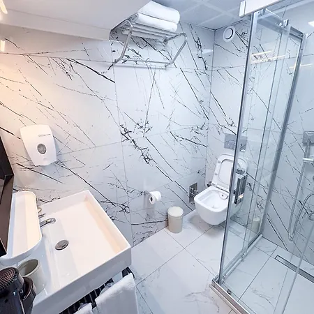 Mira Küçükyalı Otel İzmir