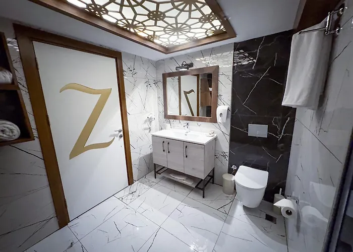 Mira Küçükyalı *