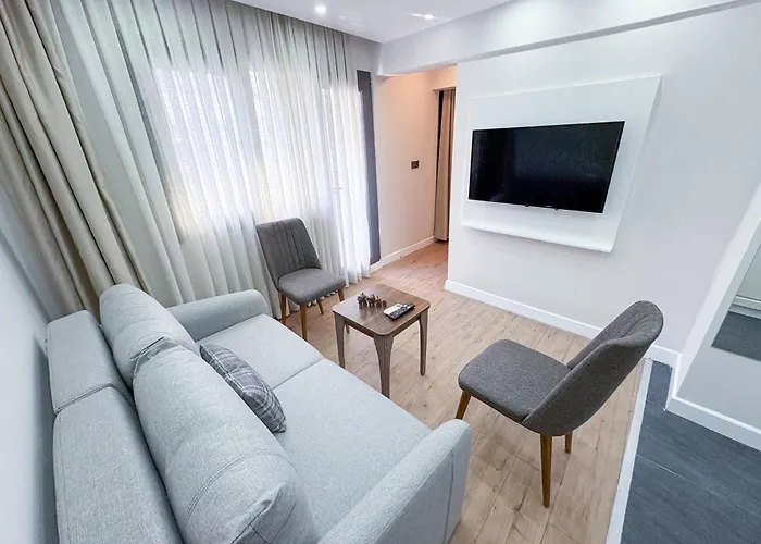 Mira Küçükyalı Esmirna