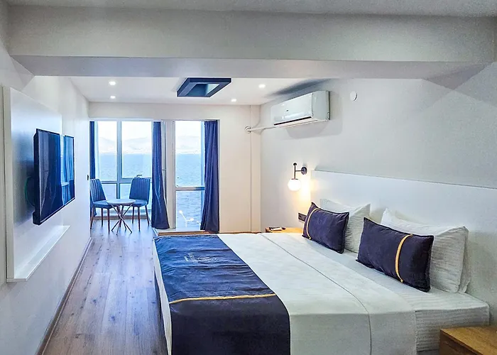 Mira Küçükyalı * Esmirna