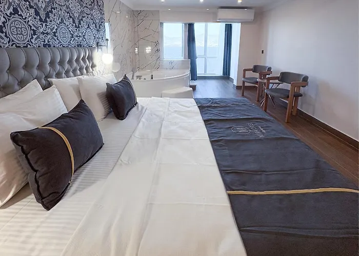 Hotel Mira Küçükyalı *